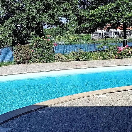Le - Vue - Terrasse & Piscine -